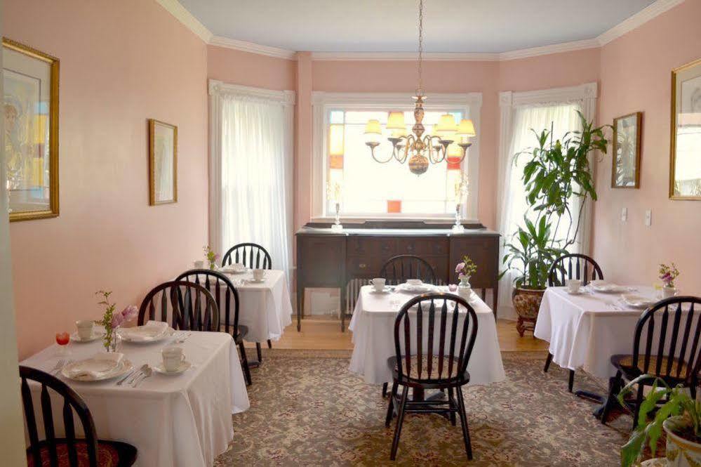 The Bell House Inn Glens Falls Exteriér fotografie
